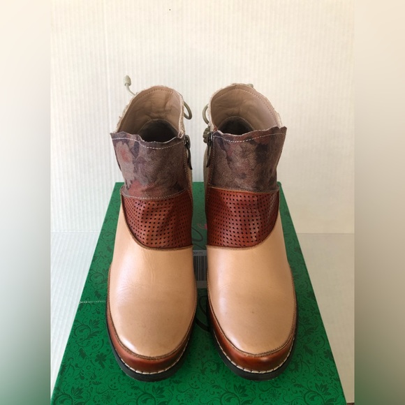 Elite Rags Cognac & Tan Booties - Picture 2 of 13